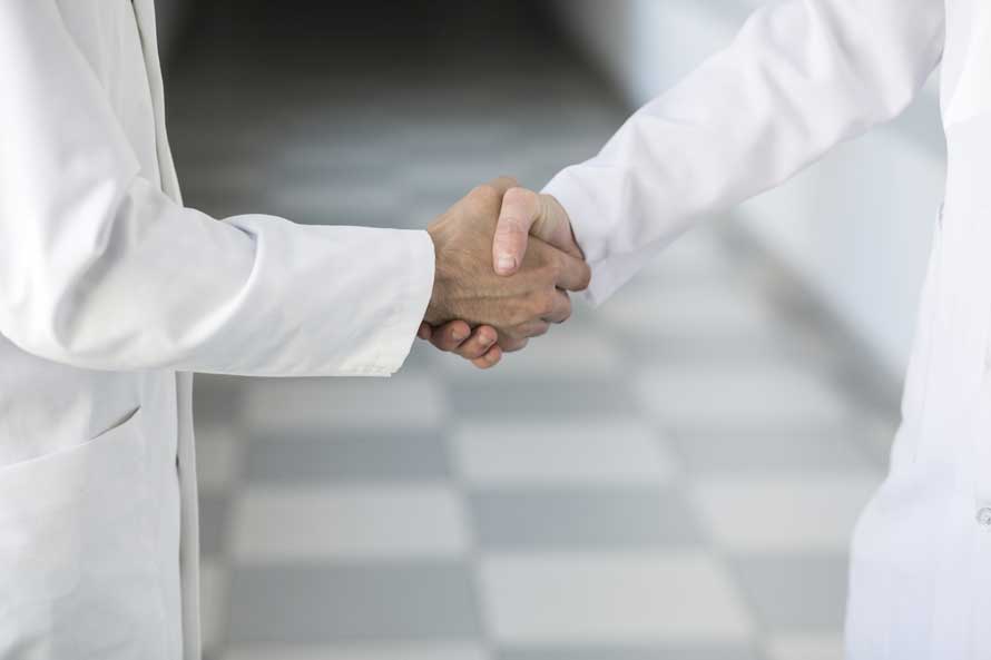 crop-medics-handshaking